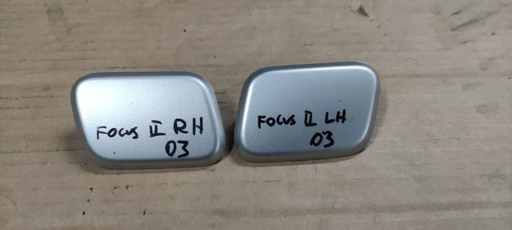 Zaślepka spryskiwacza xenon ksenon dyszy zderzaka Ford Focus mk2 03 O3