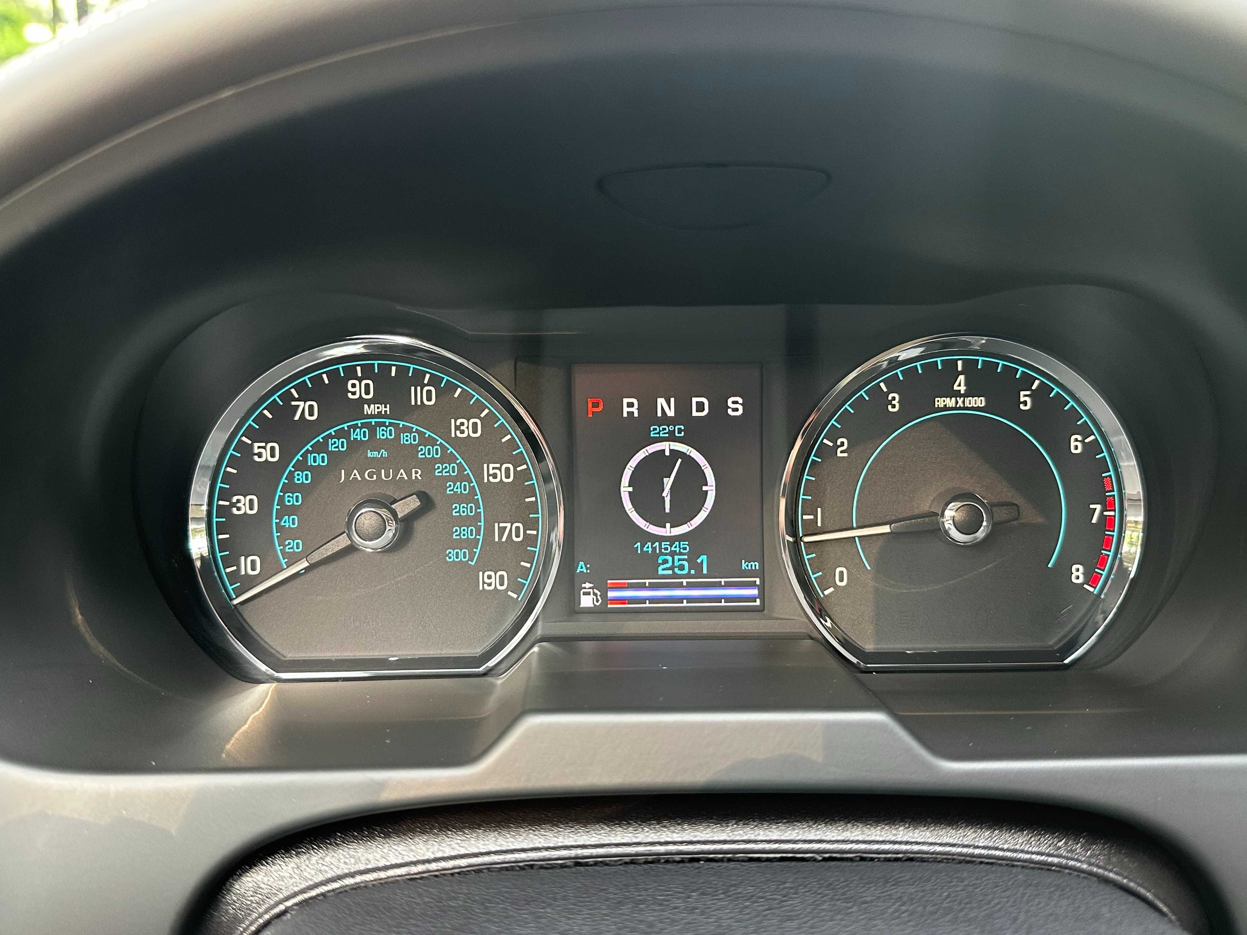 Jaguar XF 3.0 AT (340 к.с.) RWD