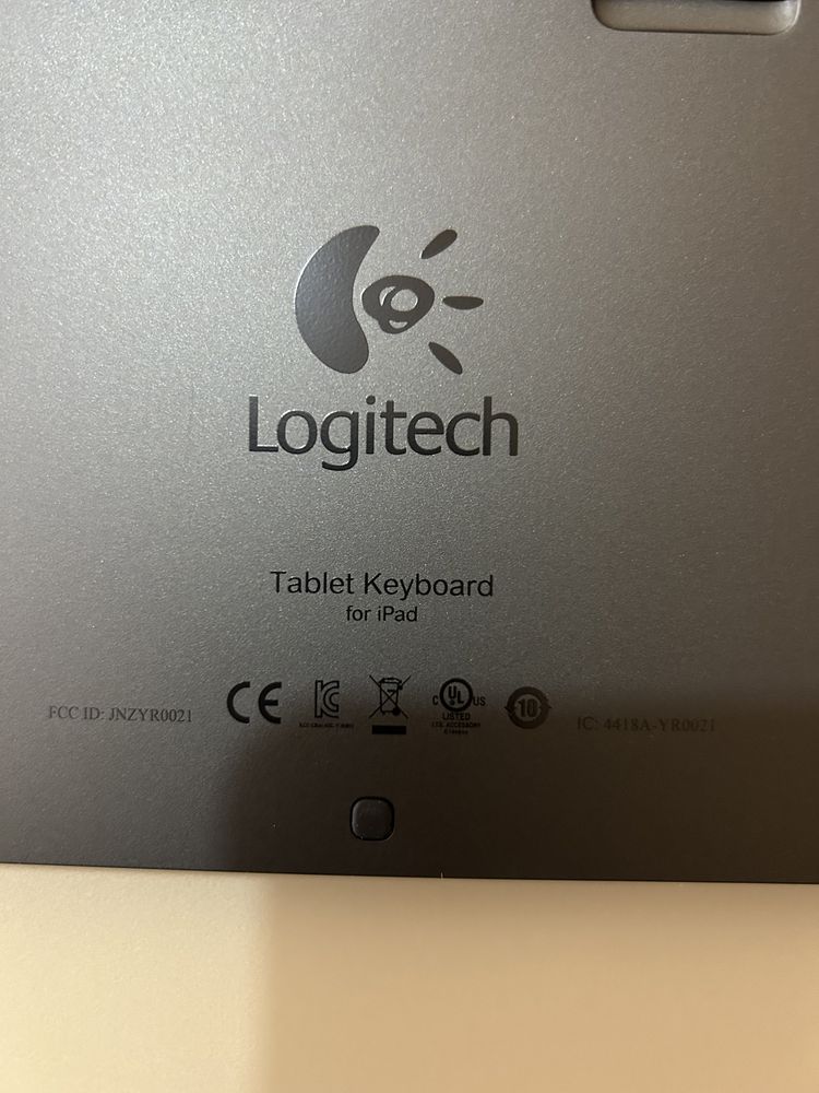 Клавіатура Logitech Tablet Keyboard for IPAD