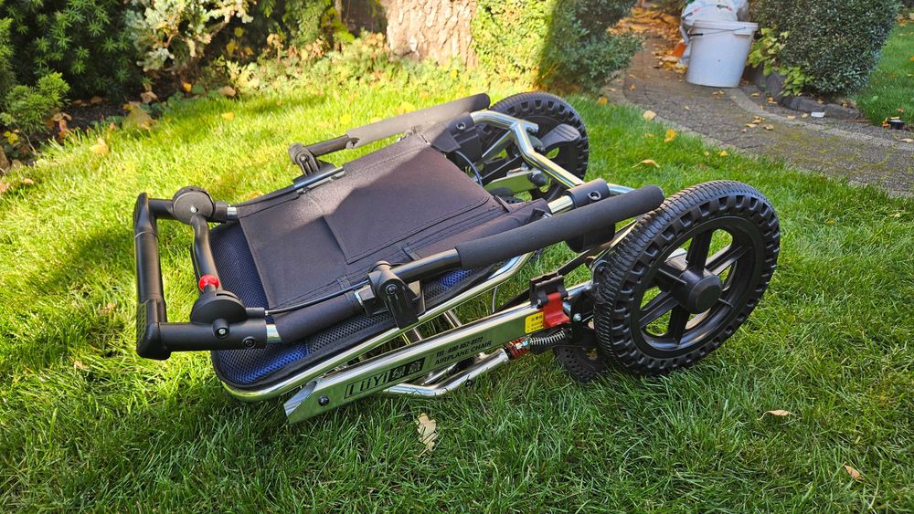 Wózek inwalidzki lekki do samolotu, w podróż