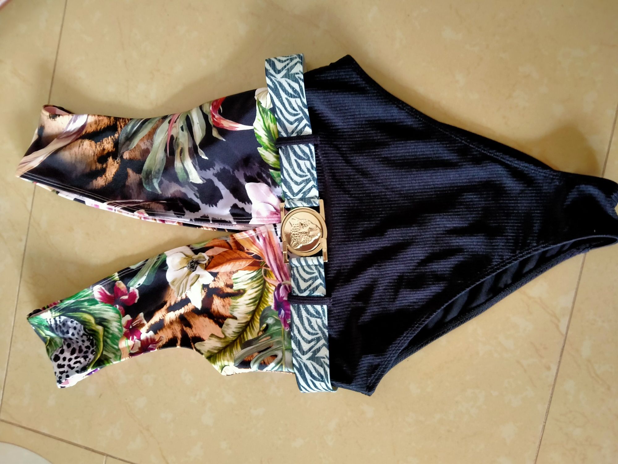 Śliczny strój kąpielowy River Island r. S