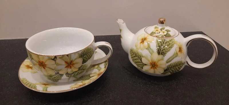 Pięknie zdobiony zestaw do herbaty Nowy