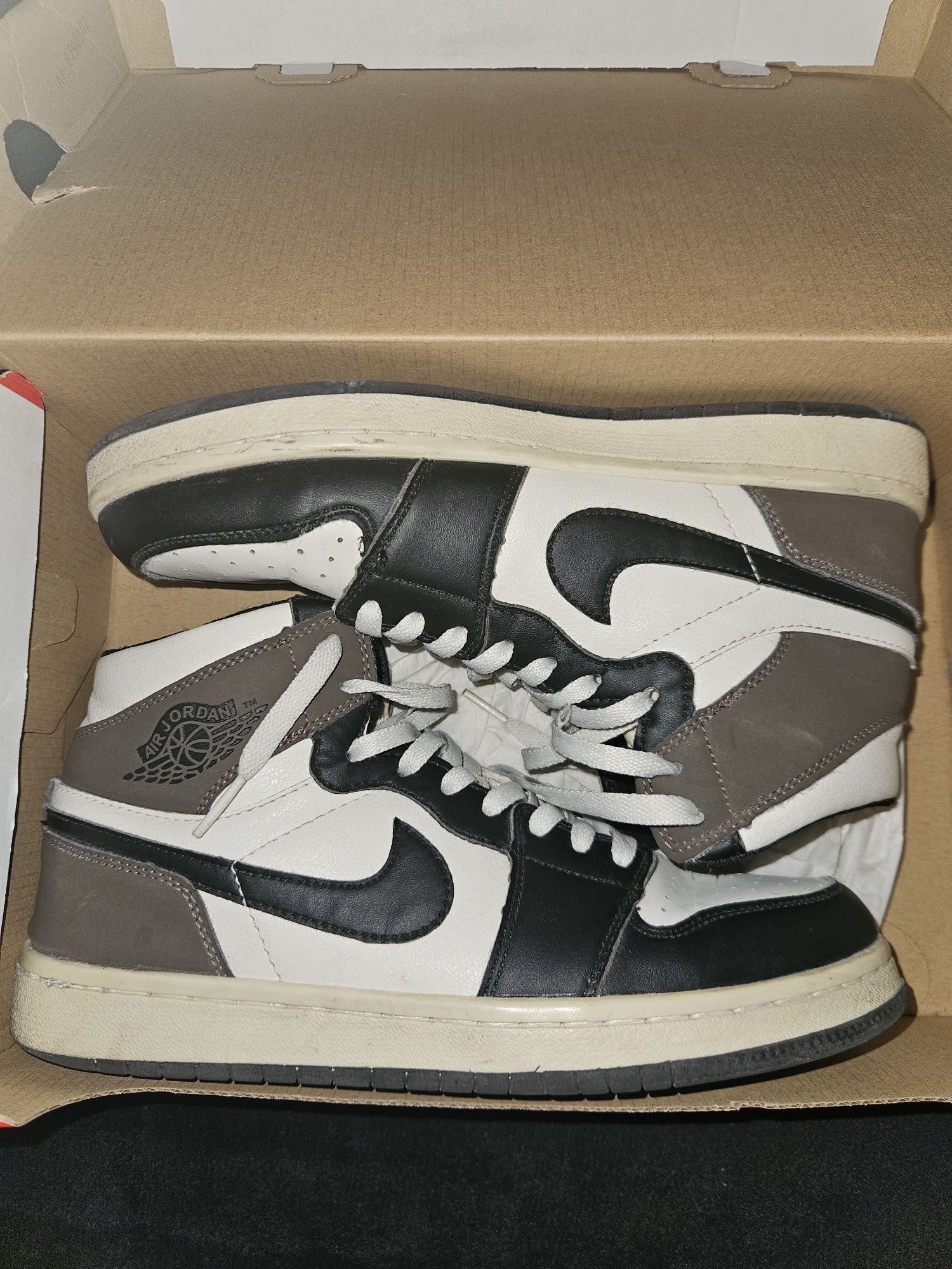 Air Jordan 1 Mocha