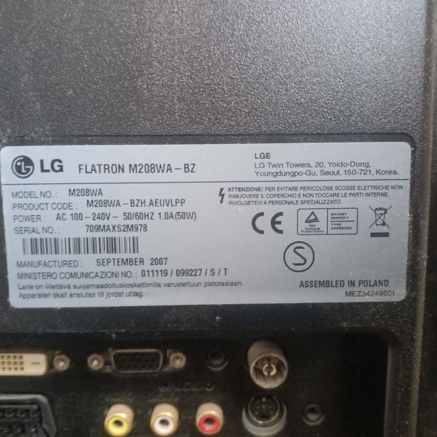Телевізор LG Flatron M208WA-BZ