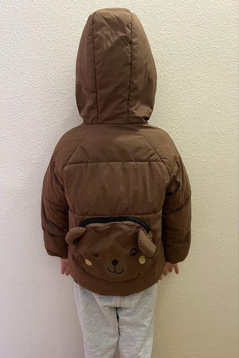 Зимняя курточка с кармашками 104см