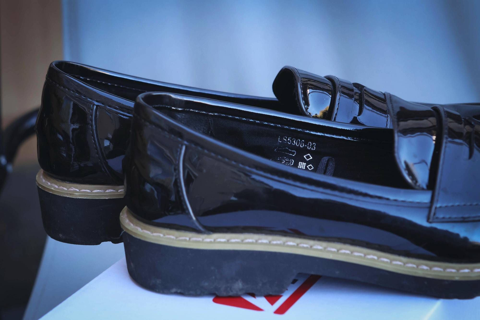 Damskie buty lakierowane
