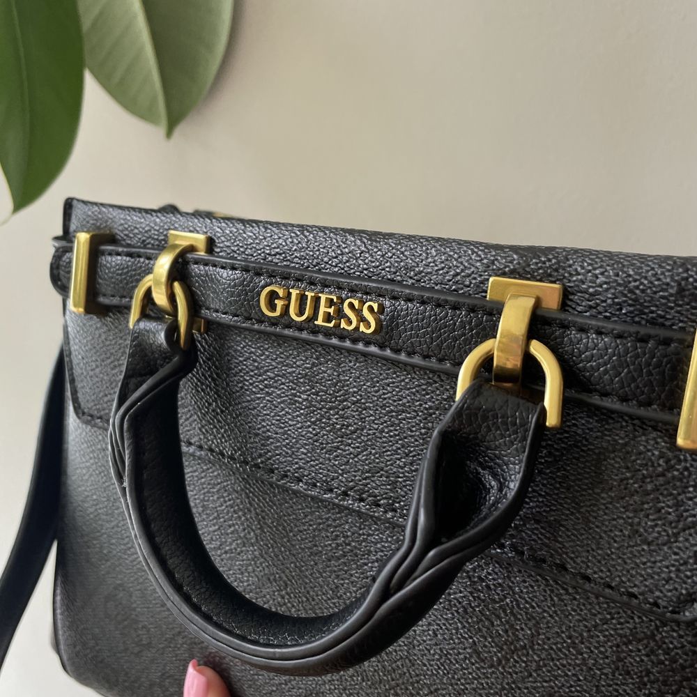 Сумка guess монограмная