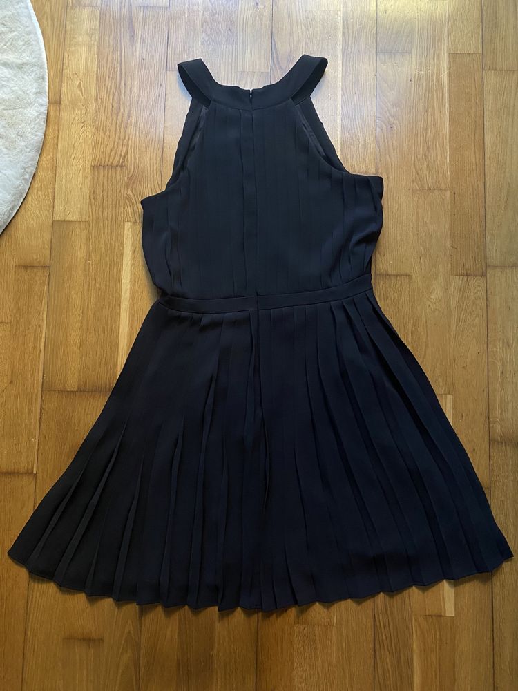 Vestido Preto Plissado