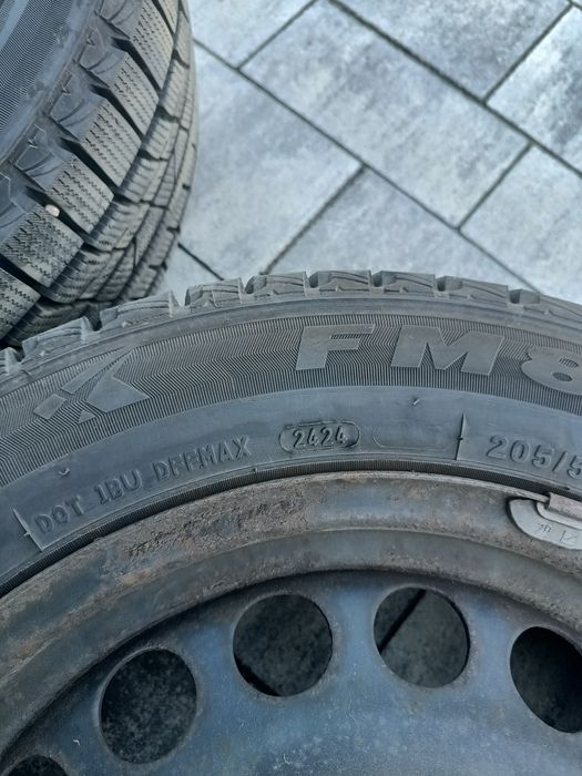 Opony zimowe z felgami Firemax FM805+ 16"