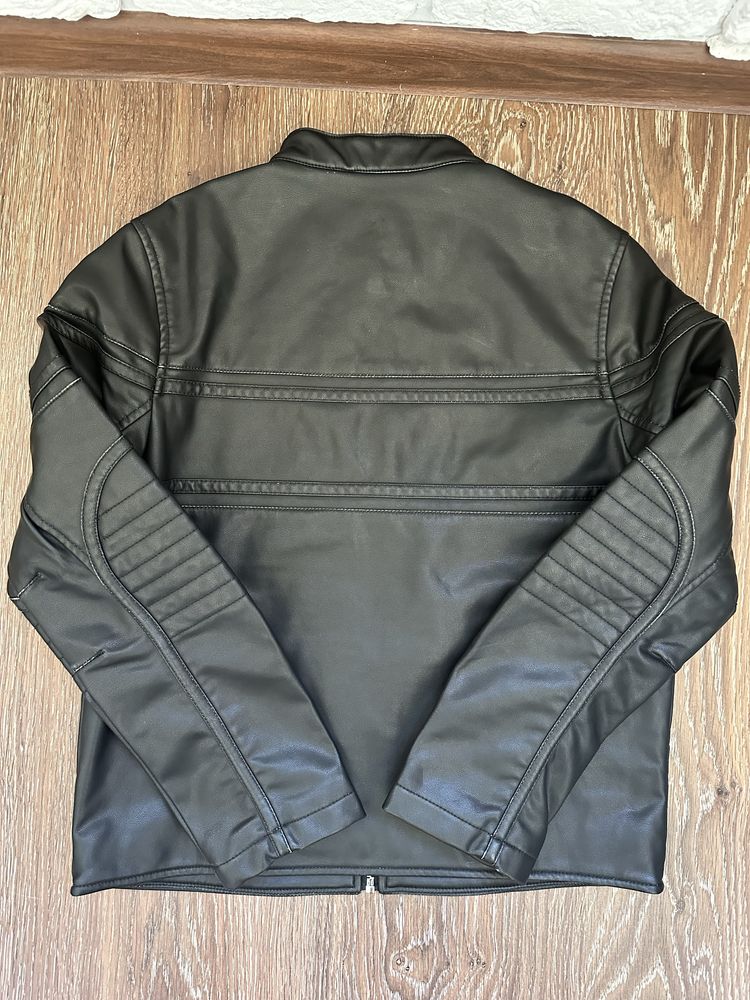 Куртка Zara p.152