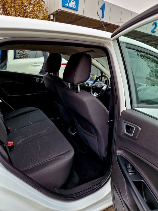 Автомобіль в гарному стані.