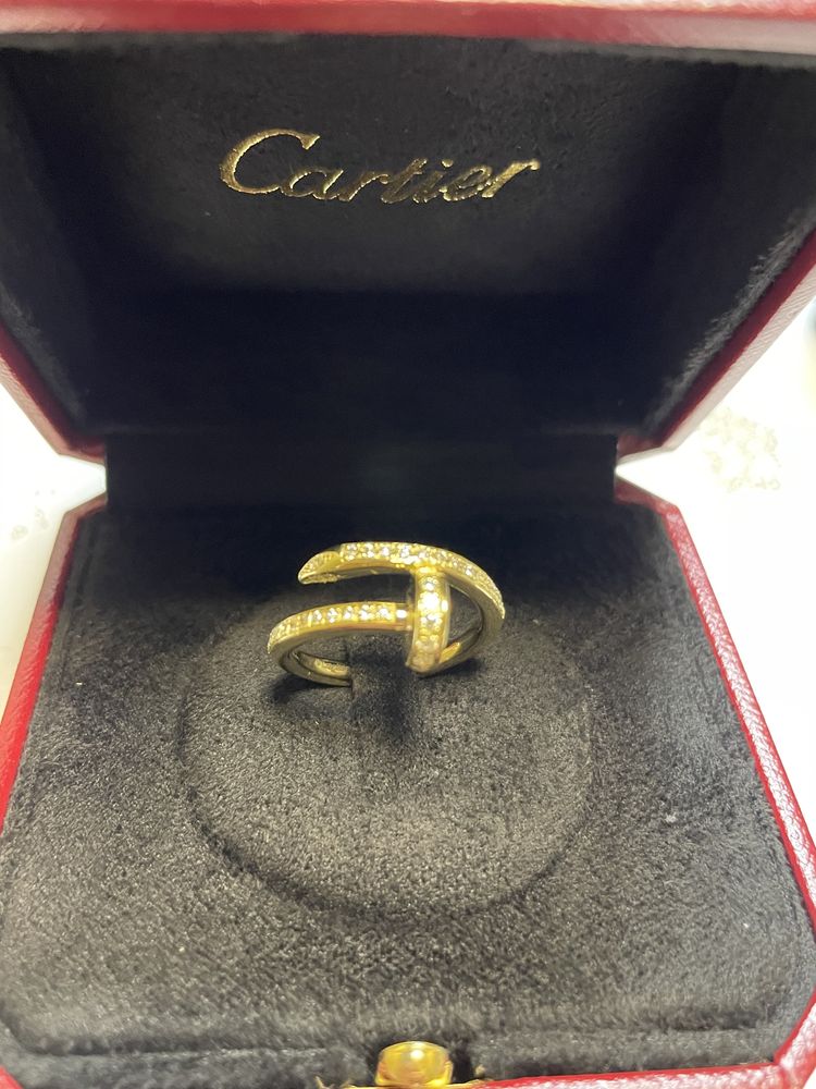 Золотое кольцо с бриллиантами Cartier гвоздь