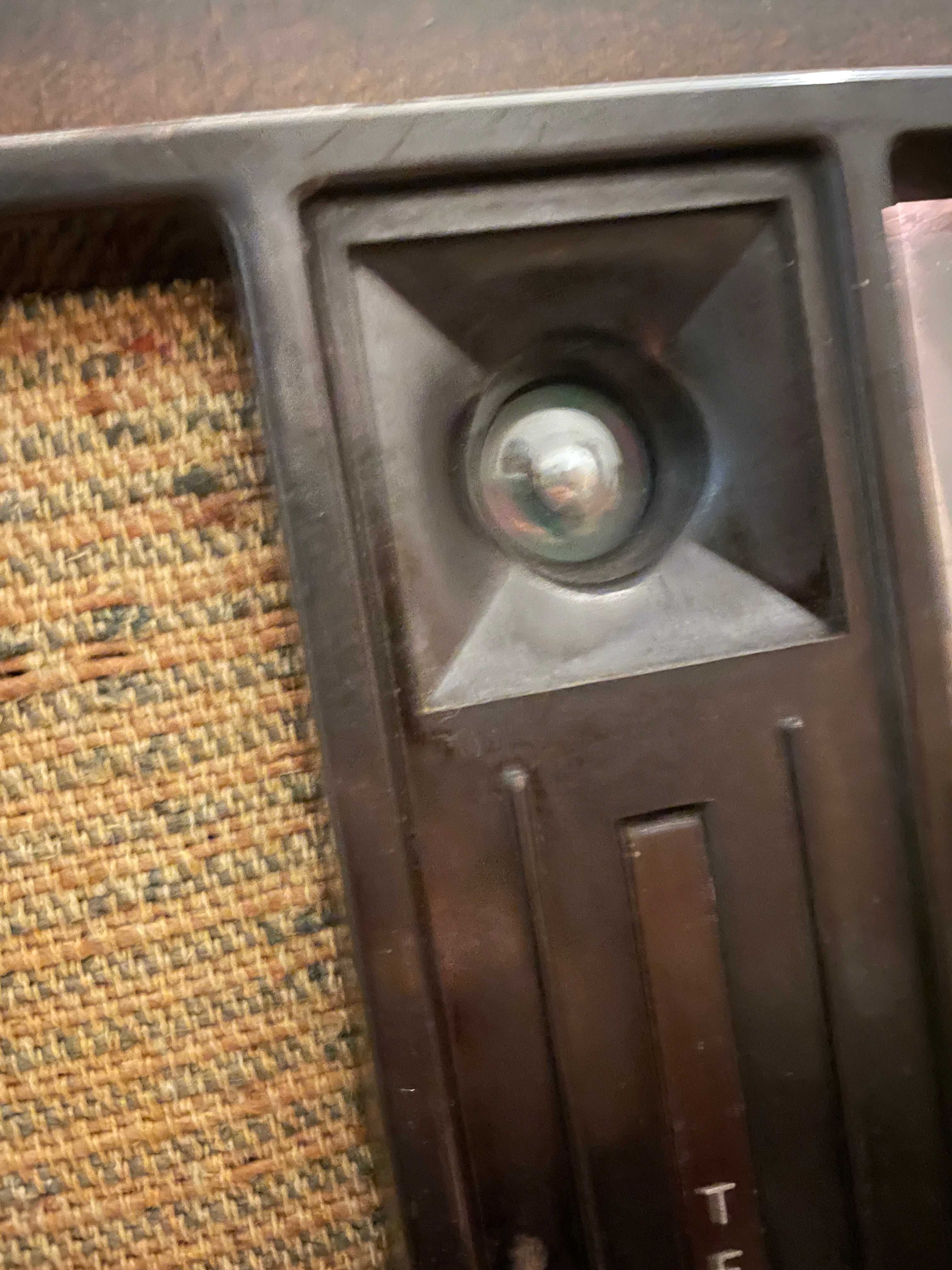 Radioodbiornik Tefag Tefadyn 150W-II uruchamia się