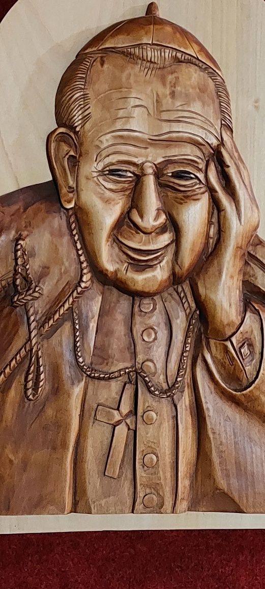 Płaskorzeźba z drewna Jan Paweł II