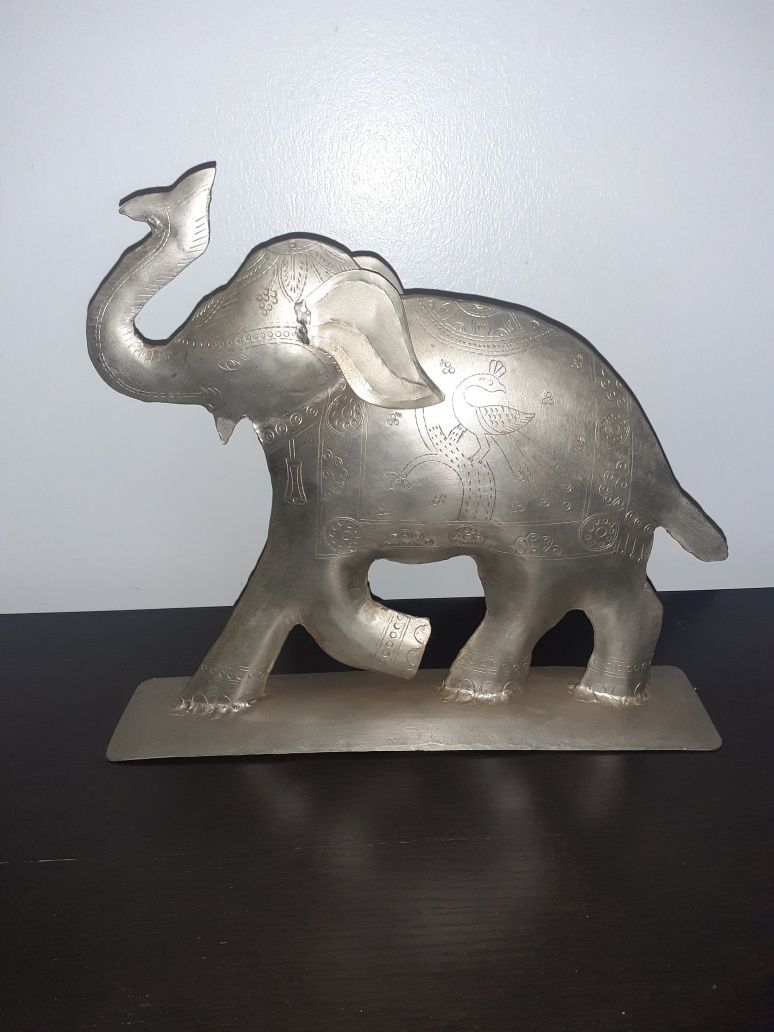 Elefante de ferro feito à mão