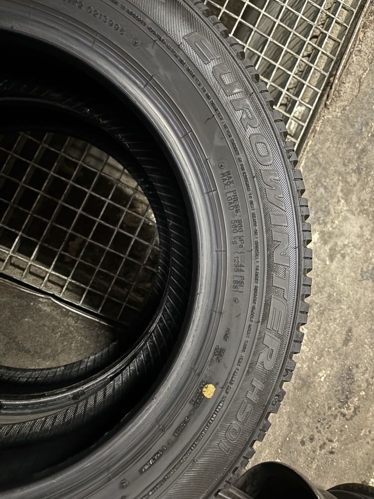 Para opon zimowych 185/65 R15 Falken