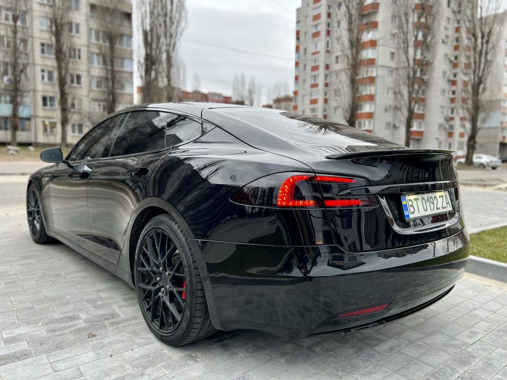 Tesla Model S P85D 770 л.с.