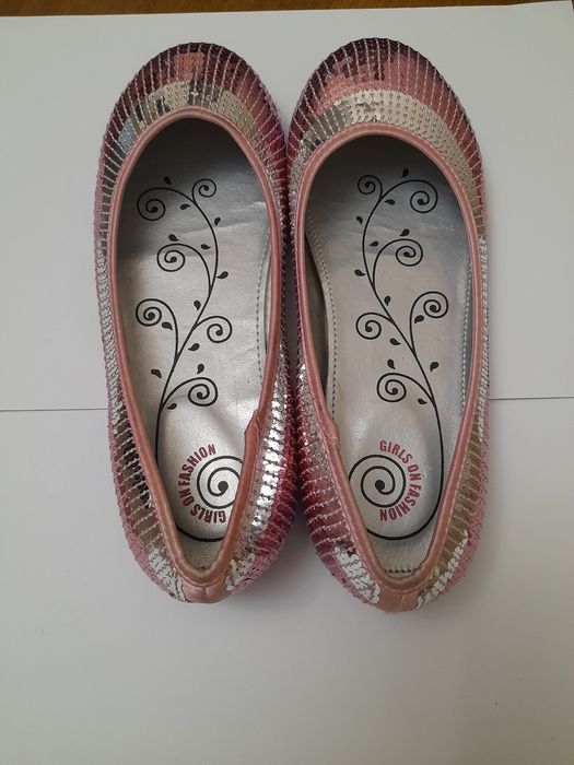 Туфлі дівчачі 35 р.