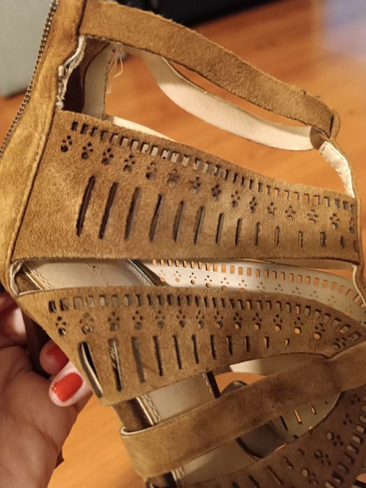 Sapatos de salto alto