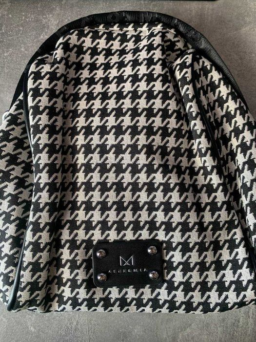 Продам рюкзак Alex & Mia