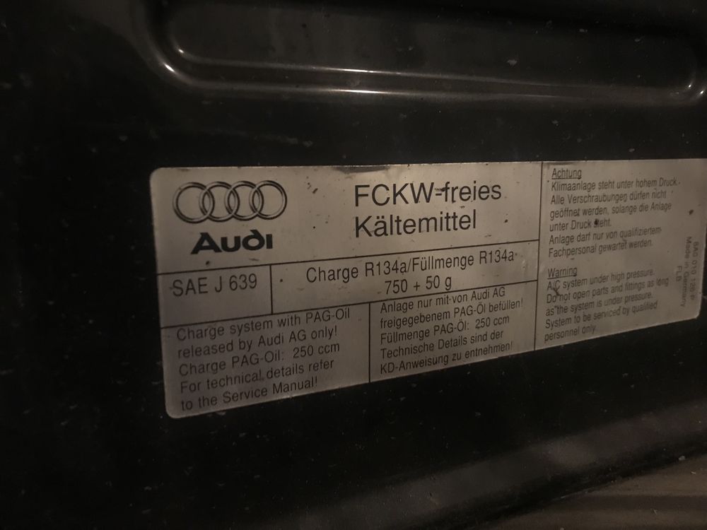 Капот Audi A8 D2