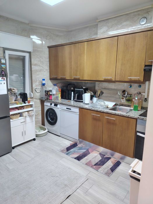 Arrendar Apartamento T4 (3 quartos)