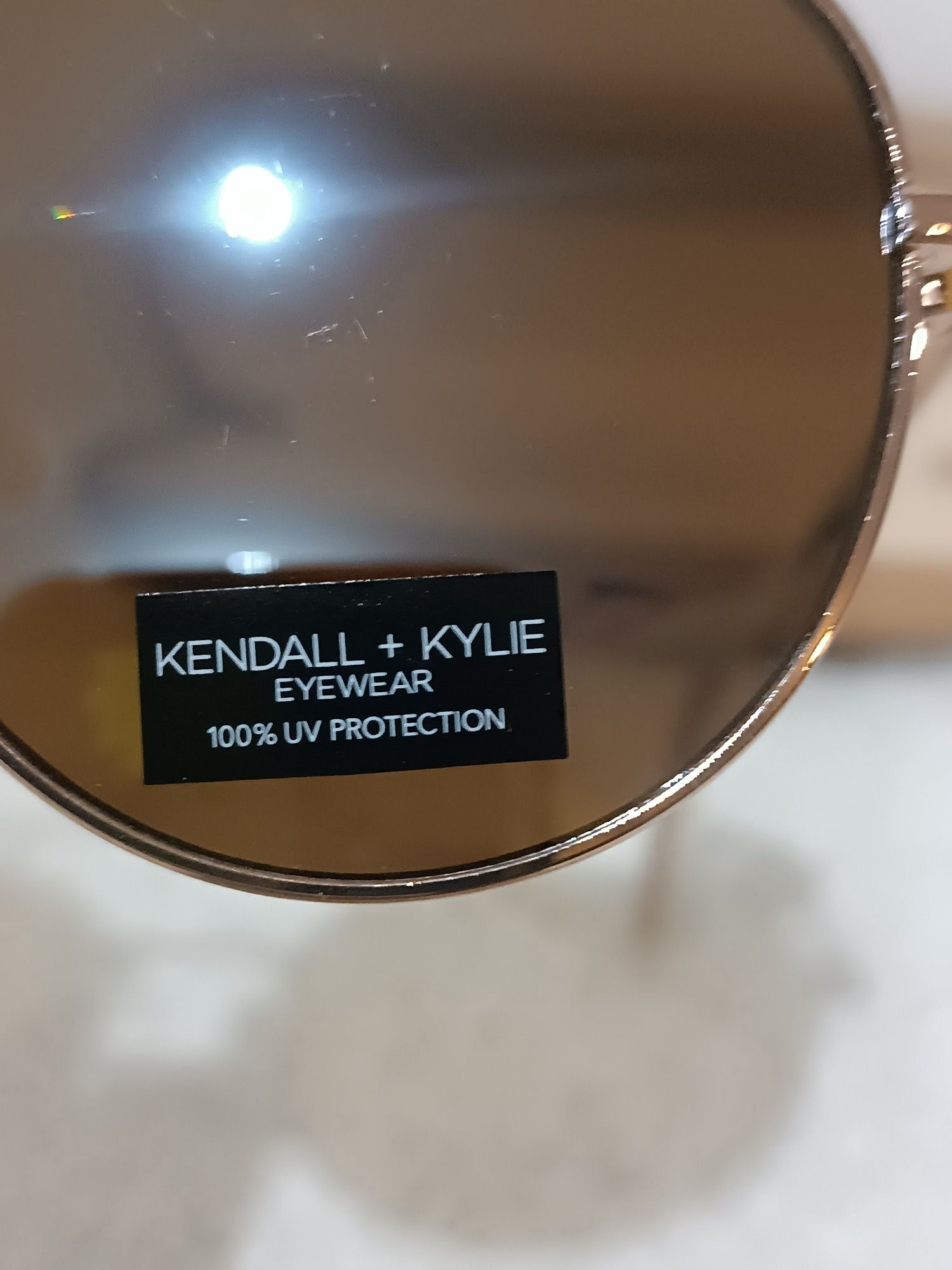 Okulary przeciwsłoneczne Kendall + Kylie Collins  KK4072 modl. 680