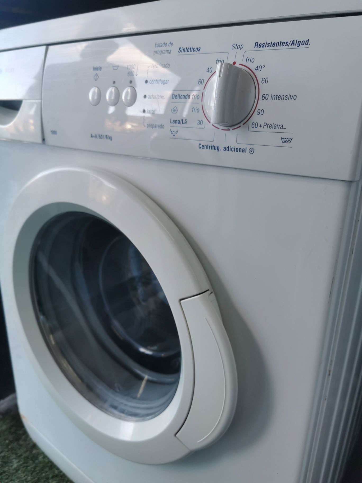 Máquina lavar roupa bosch 6kg faço entrega