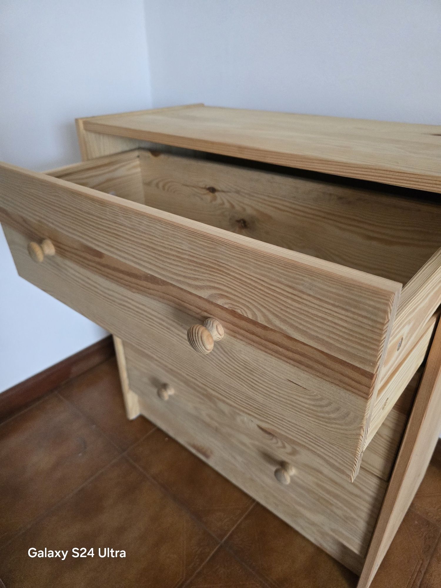 Comoda de pinho ikea