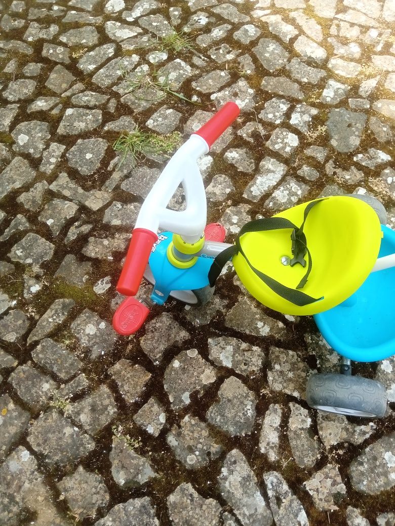 Triciclo infantil smoby