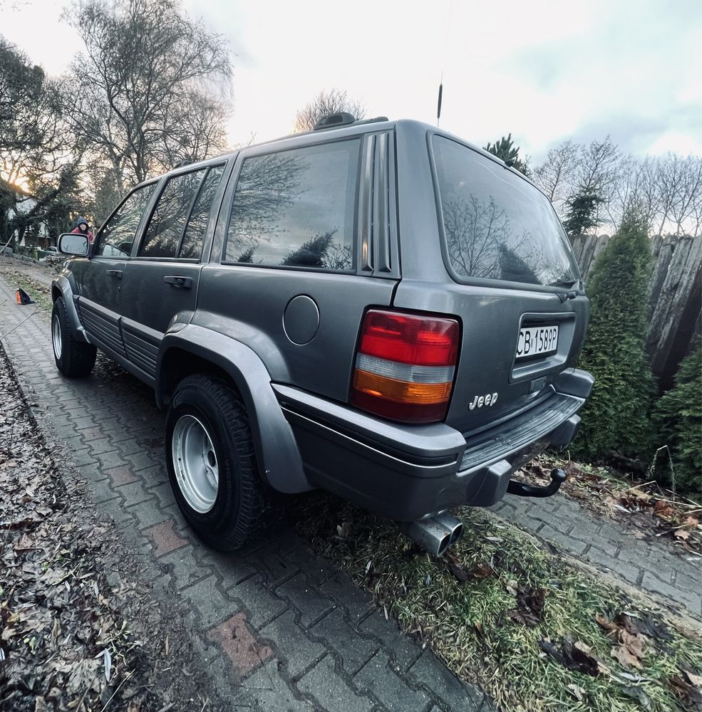 JEEP GRAND CHEROKEE ZJ 5.2 V8 1994 CZYSTA BENZYNA ogrom nowych czesci