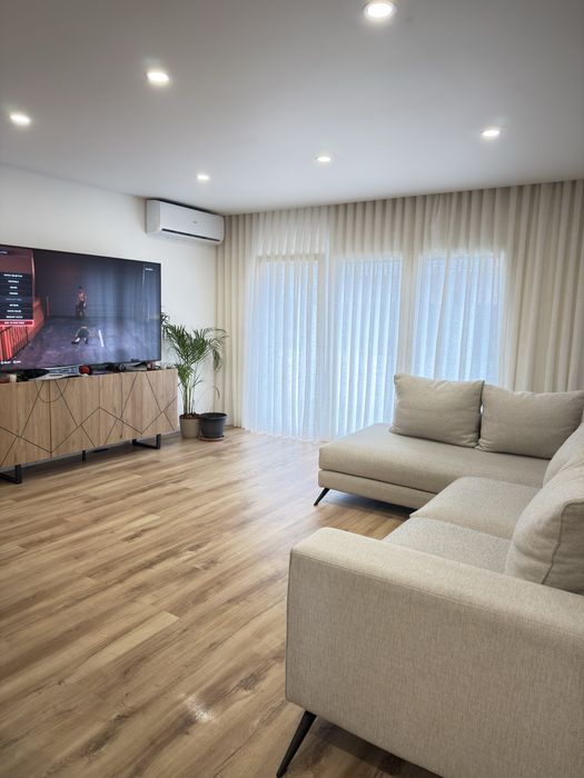 Aluguer de quarto estudante femenina