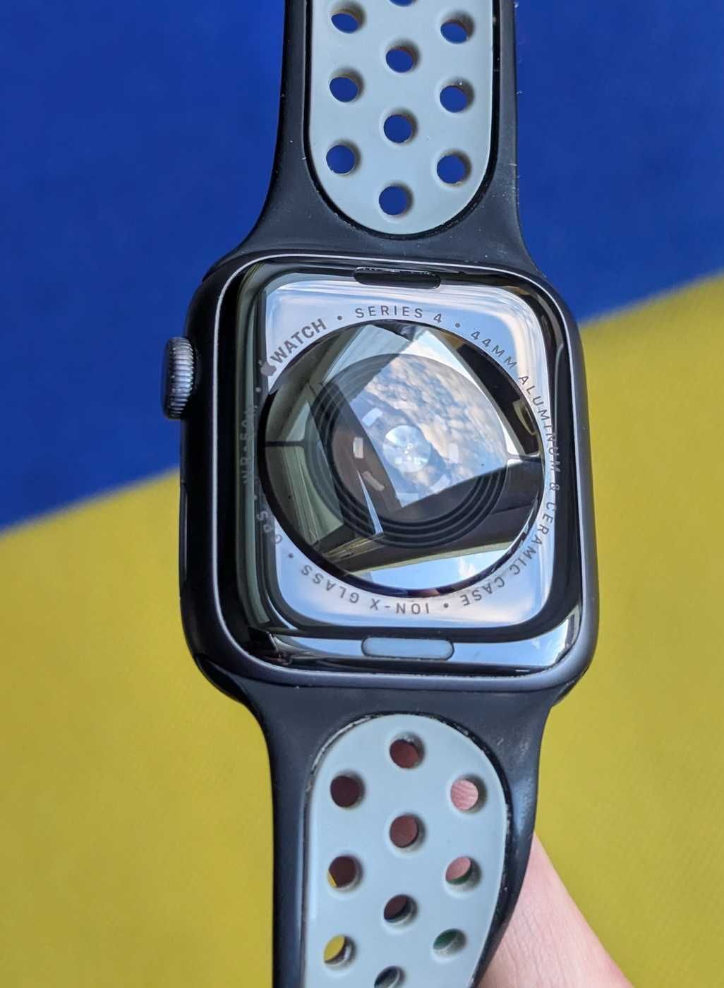 все працює з США Apple Watch 4 44 space gray в оригінальному стані