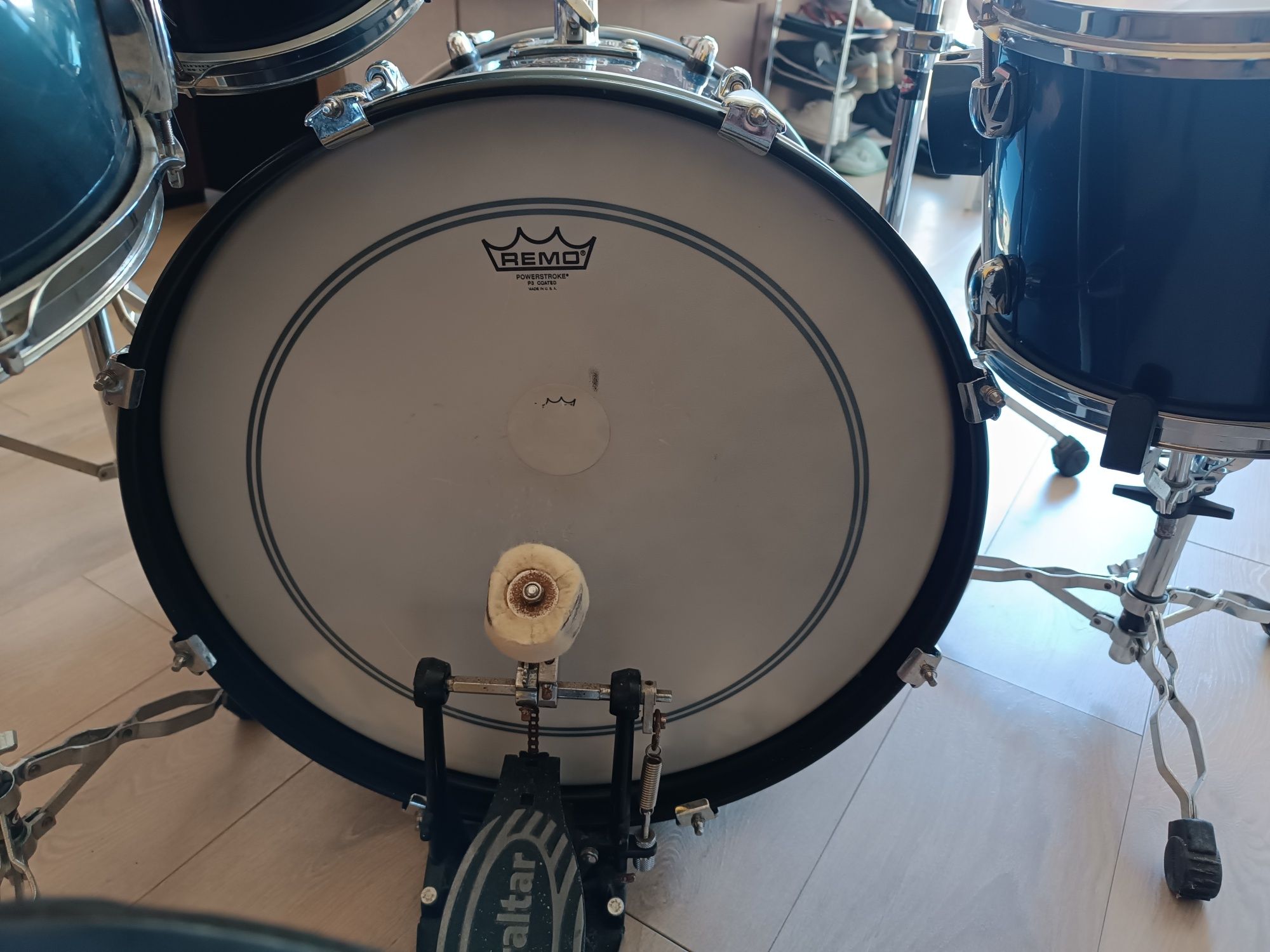 Bateria Gretsch Blackhawk completa.