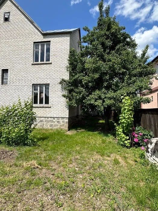 Будинок р-н Південний вул. Л. Республіки