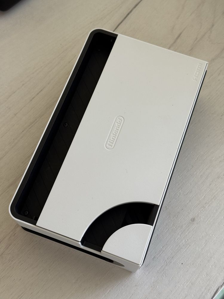 Oryginalna stacja dokująca do Nintendo Switch OLED