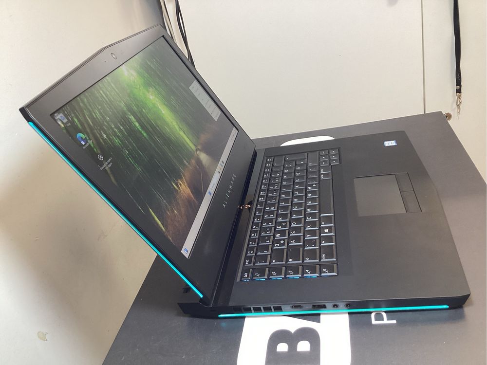 Sklep ladny laptop Dell Alienware 15 R4 i7 12gb 512gb Gtx 1070