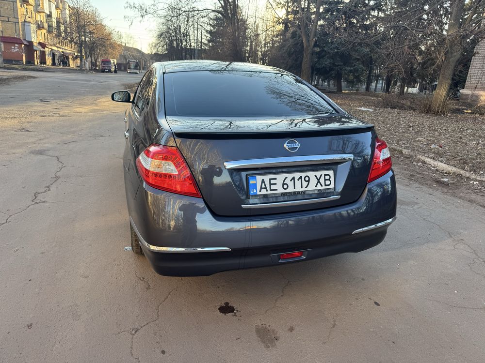 Nissan Teana.