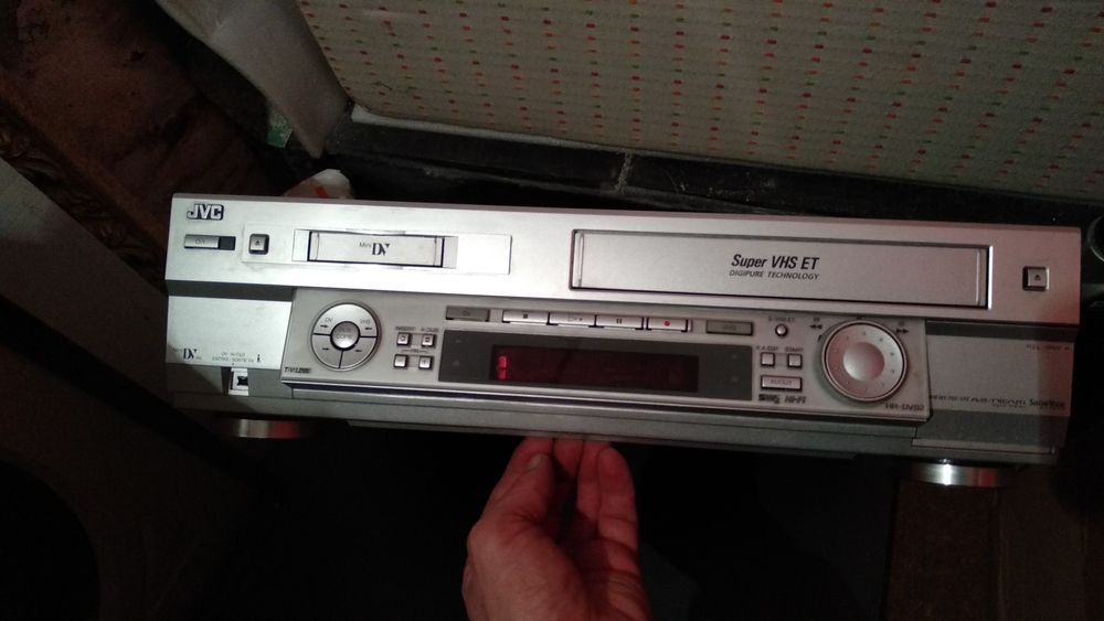 Leitor de MiniDV e superVHS e gravador de VHS