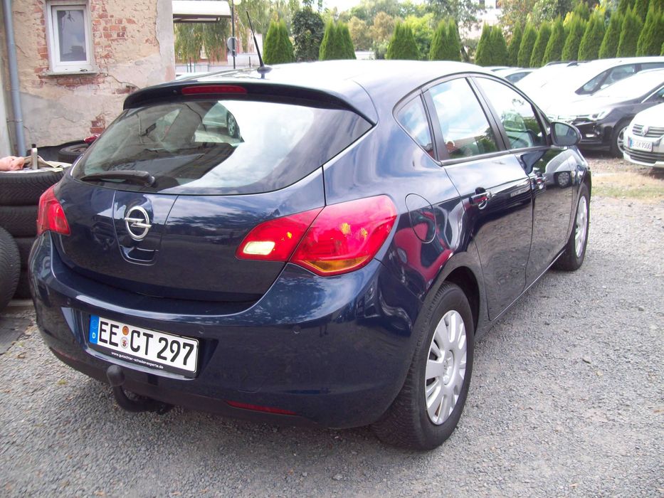 OPEL ASTRA J 1,6 116 KM/bez turbiny/stan b.dobry