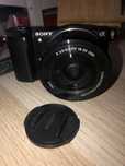 Máquina fotográfica SONY Alpha a5000 20.1mp - BATERIA PARA SUBSTITUIR!
