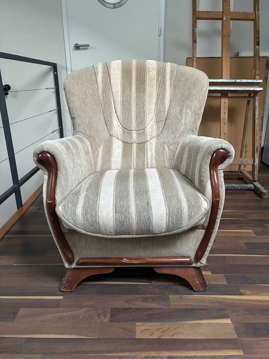 Klasyczny stylowy fotel uszak - vintage, używany