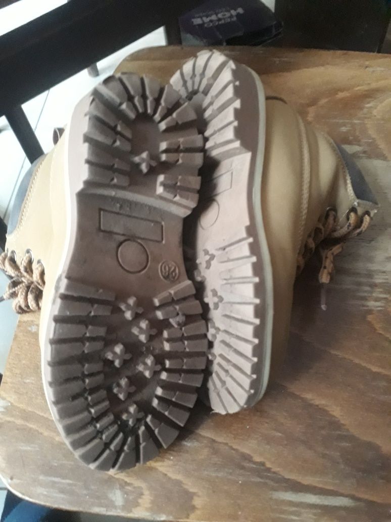 Super buty zimowe dla.dziewczynki nie używane praktycznie nowe