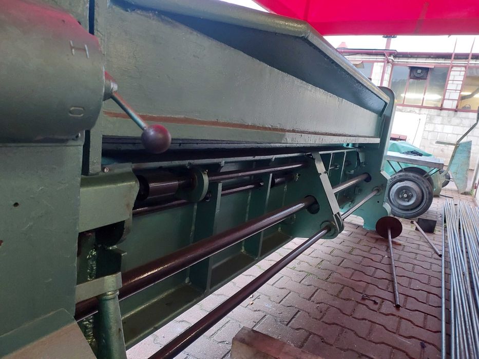 Zaginarka giętarka elektryczna do blachy 3 mm, L=2,5 m HZ 25