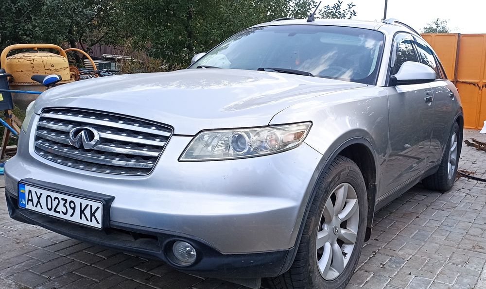 Infinity fx 35 кросовер, повний привід