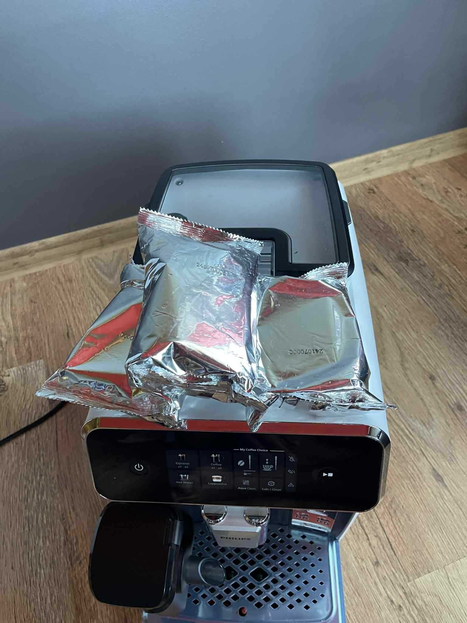 Ekspres Philips LatteGo EP2333/40