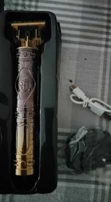 Elektryczna maszynka do włosów Golden Buddha.