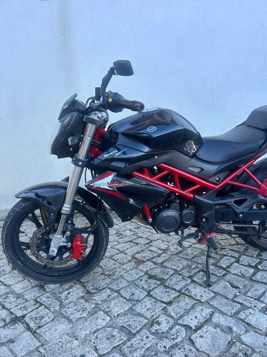 Benelli BN 125 bom estado!