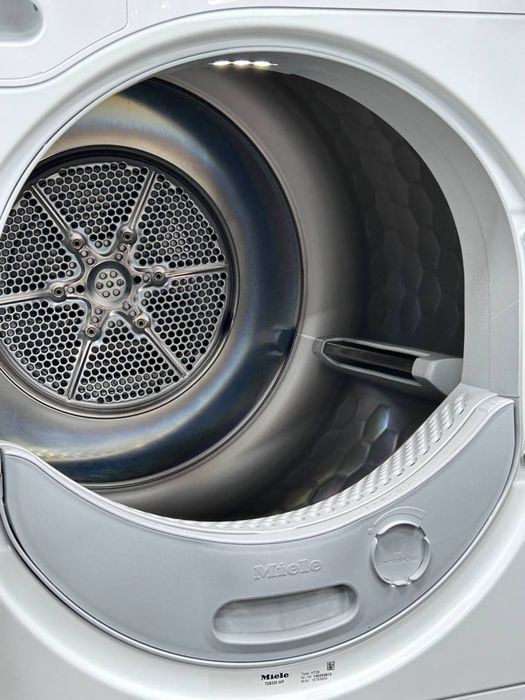 Німецька сушильна машина Miele TDB 220 WP з тепловим насосом