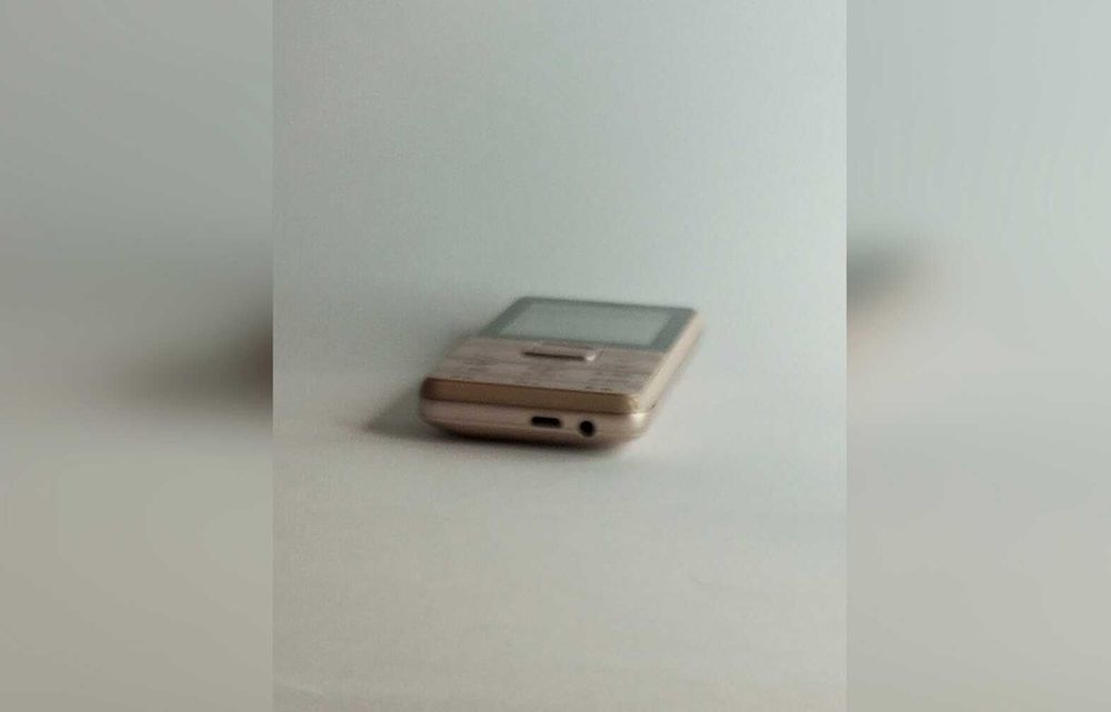 Для роботи телефон кнопочний мобільний, зручний для літніх людей